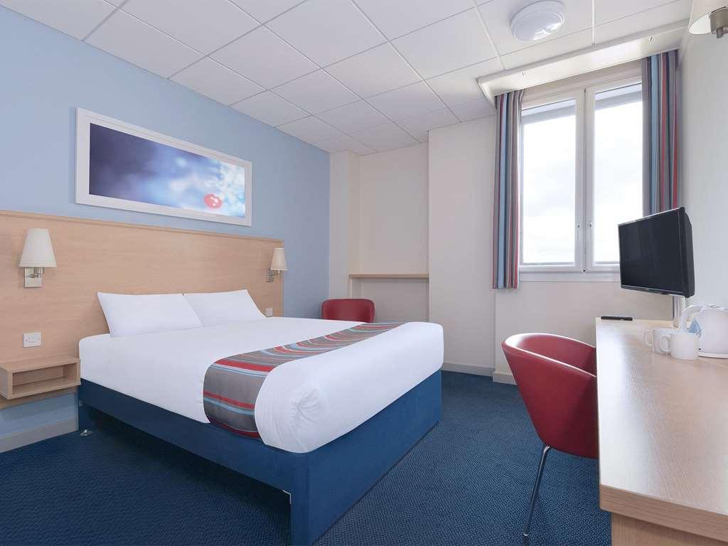 Travelodge Halifax Room photo